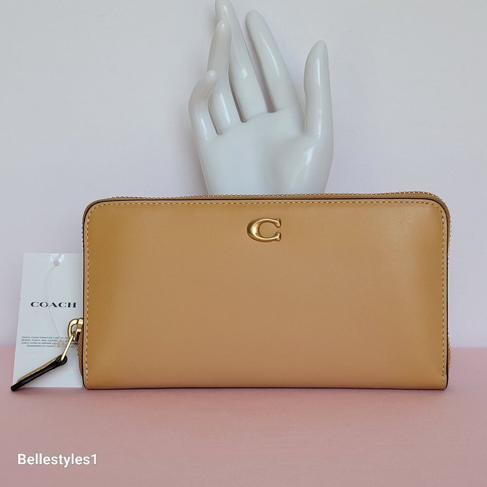 COACH Smooth Leather Zip-Around Accordion Wallet with Back-Slip Pocket- Tan ⭐